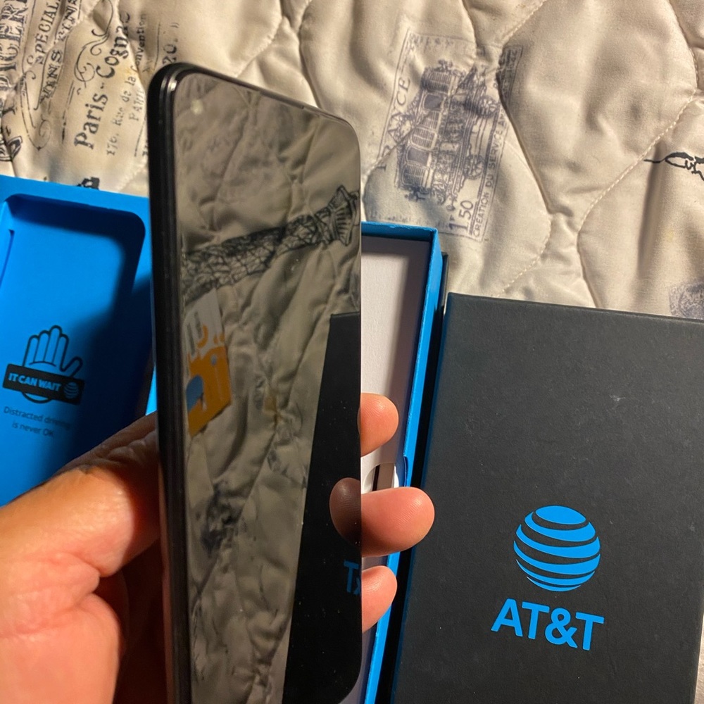 Cell phone  📱.